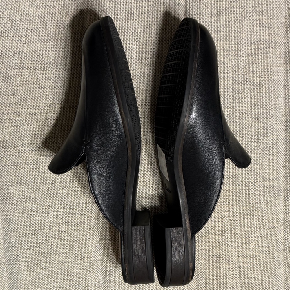Clark’s Black Leather Slip-On Shoes - Picture 6 of 8